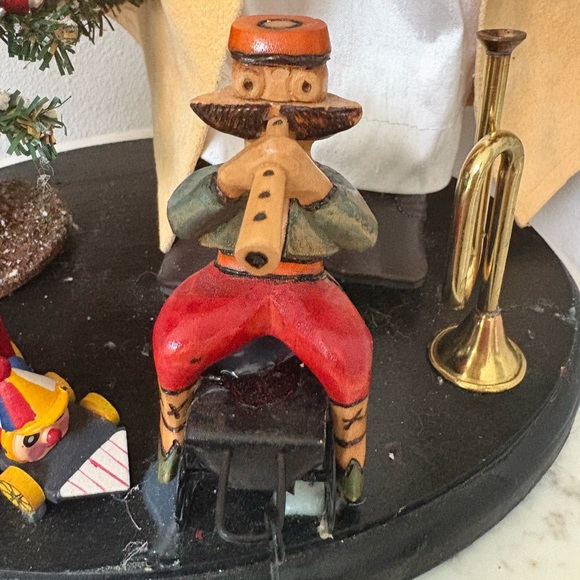 Santa Claus Figurine with Tree and Toys - Picture 8 of 9